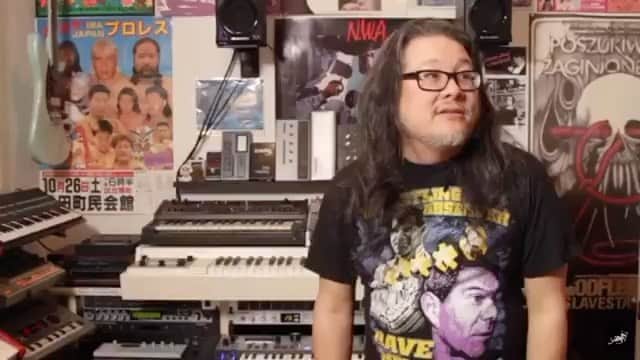 ベスト・コーストのインスタグラム：「i refer to this room in @bobb_brujo’s house as “the psychotic room” because as you can see, it’s ... a lot! ⁣ here’s a video of bobb talking about his gear and giving you a lil home tour on @earthquakerdev “Show Us Your Junk.” link in bio.」