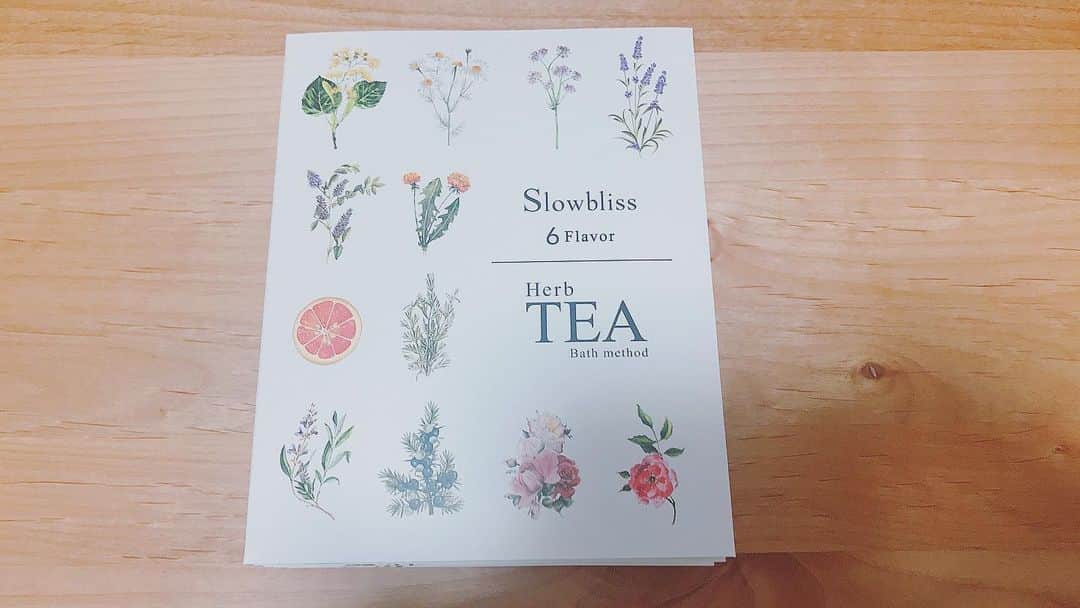 のインスタグラム：「バスタイムは特別だよ✨🛁🌙🌹 #Slowbliss #入浴剤」