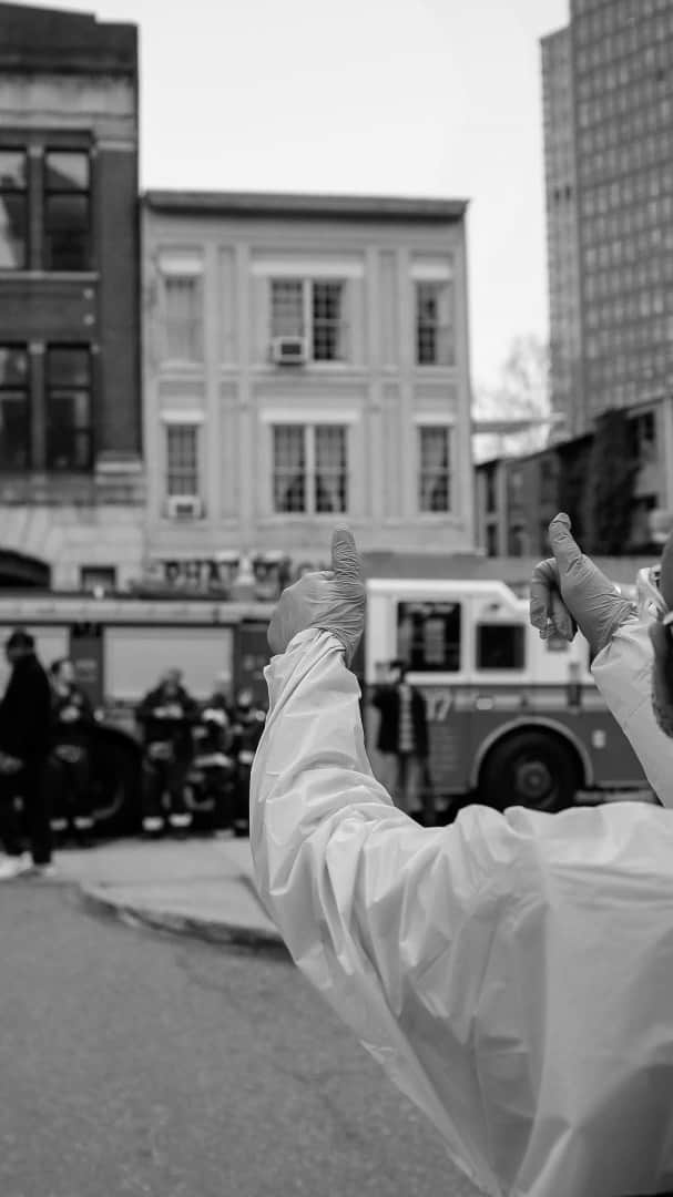 コディ・クリスチャンのインスタグラム：「Thank you to all of the healthcare workers, first responders and frontline workers. ❤️」
