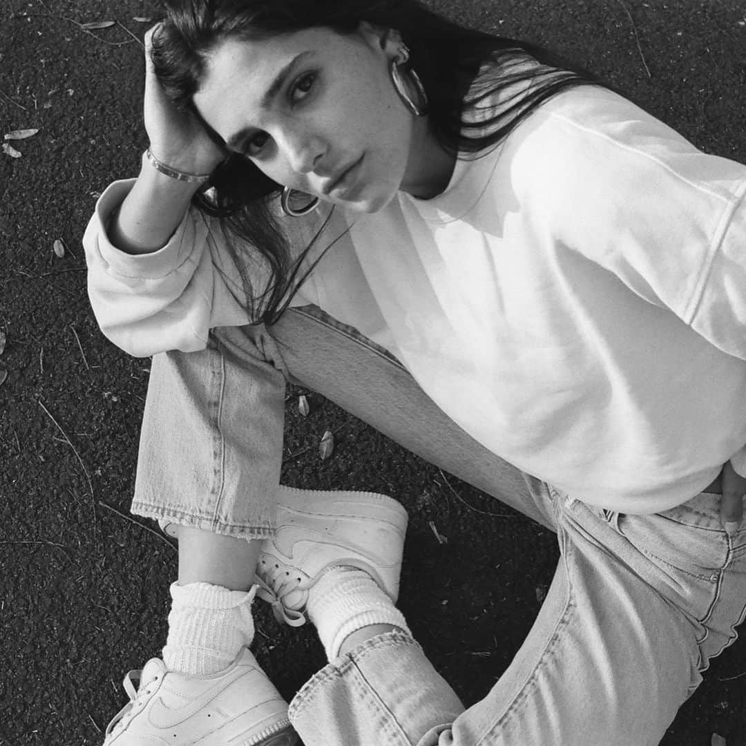 ローレン・ペルツのインスタグラム：「responsible denim is so 2020」