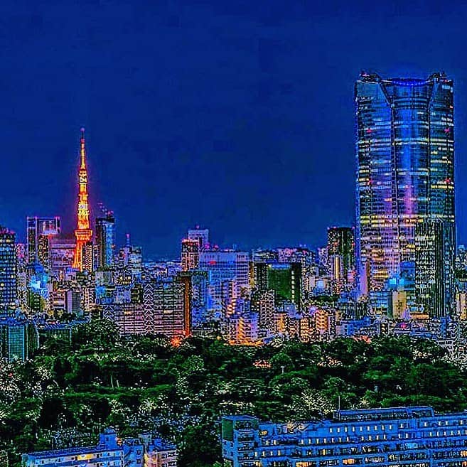 松浦勝人さんのインスタグラム写真 - (松浦勝人Instagram)「会社から見た昨日の夕方の東京タワー。 #tokyo  #tokyotower #東京タワー #maxmatsuura #masatomatsuura #avex」5月15日 3時14分 - max_matsuura
