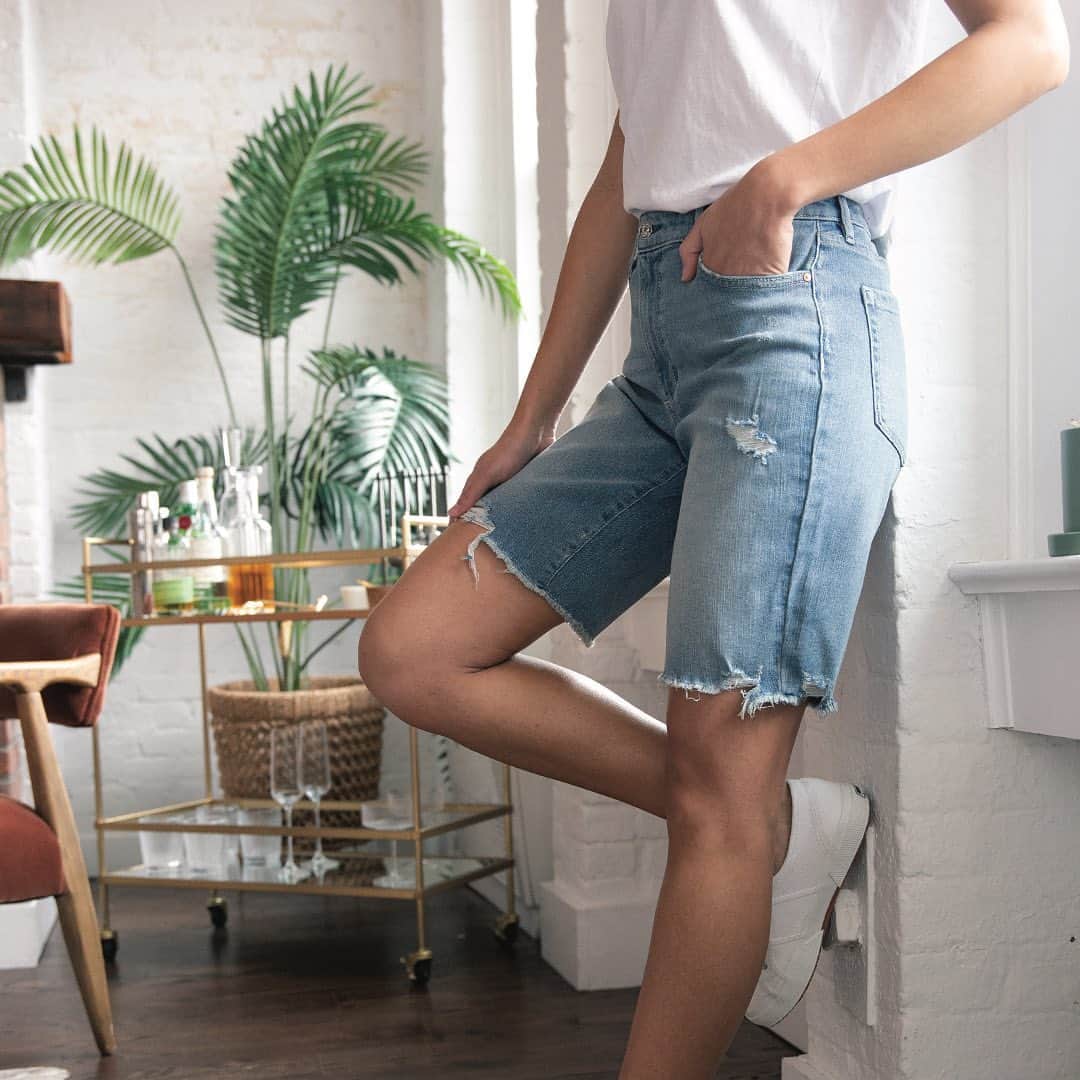 エラモスのインスタグラム：「Long story short - our denim Bermuda’s are a must-have this season.」