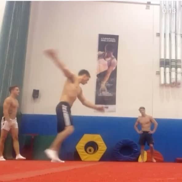 マックス・ウィットロックのインスタグラム：「#TBT scrolling through my camera roll and found this video of me @brinnbevan @jaythompson_96 playing with air flairs!! Who thinks this should go into my floor routine 😊👍」