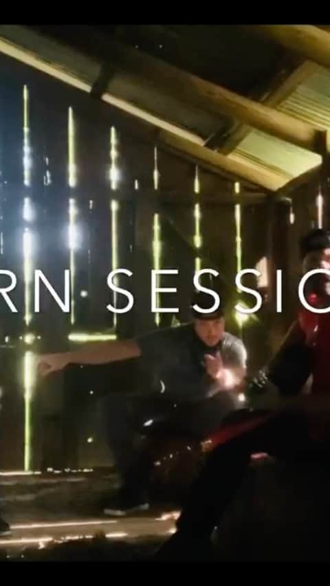 ジョッシュ・ヘンダーソンのインスタグラム：「Love jammin with my #quaranteam @tannermcelroy @tarandrums77」