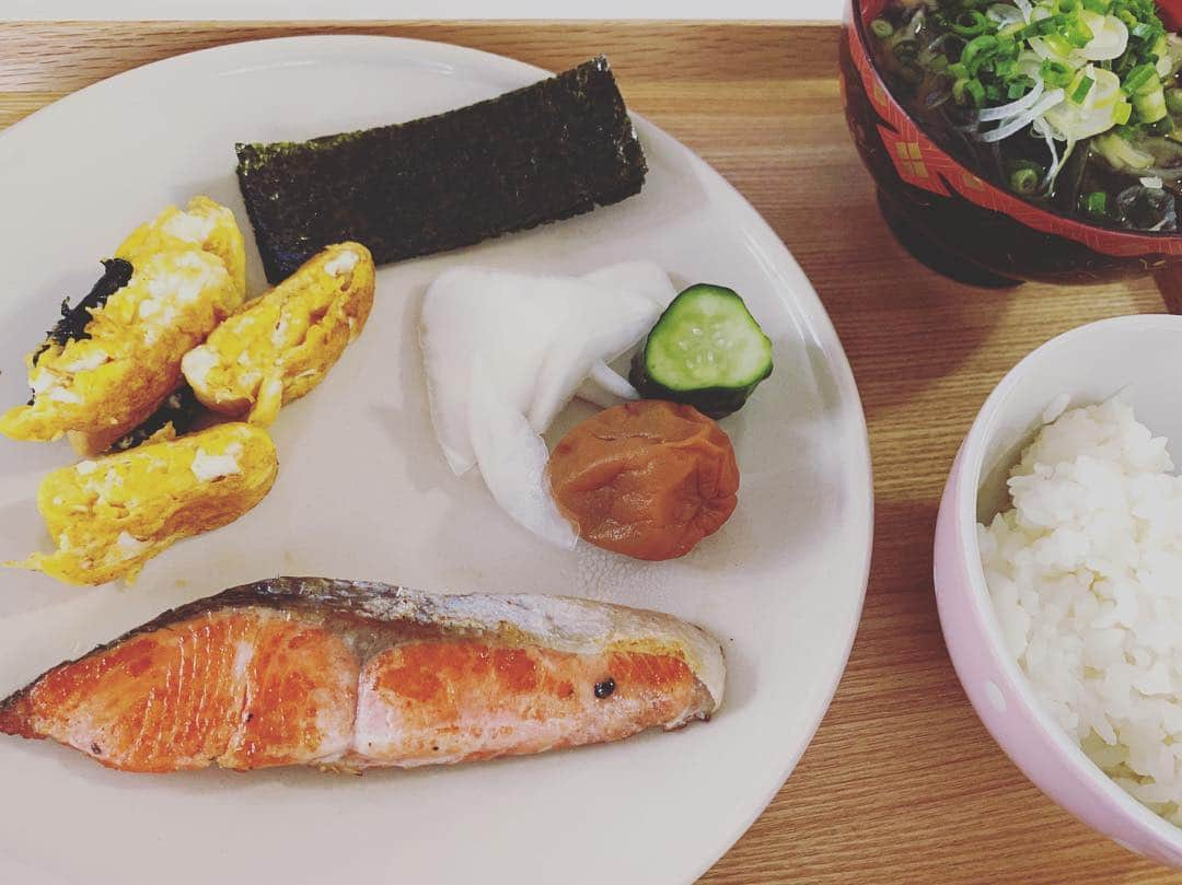 植松やすかのインスタグラム：「朝ごはん🍚」