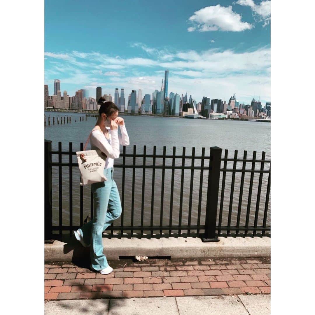 ソン・テヨンさんのインスタグラム写真 - (ソン・テヨンInstagram)「: #하버드상위1퍼센트의비밀  #한켠#책의한부분#작가정주영#우는거아니에요^^#마스크바로잡기」5月15日 5時29分 - sontaeyoung_official