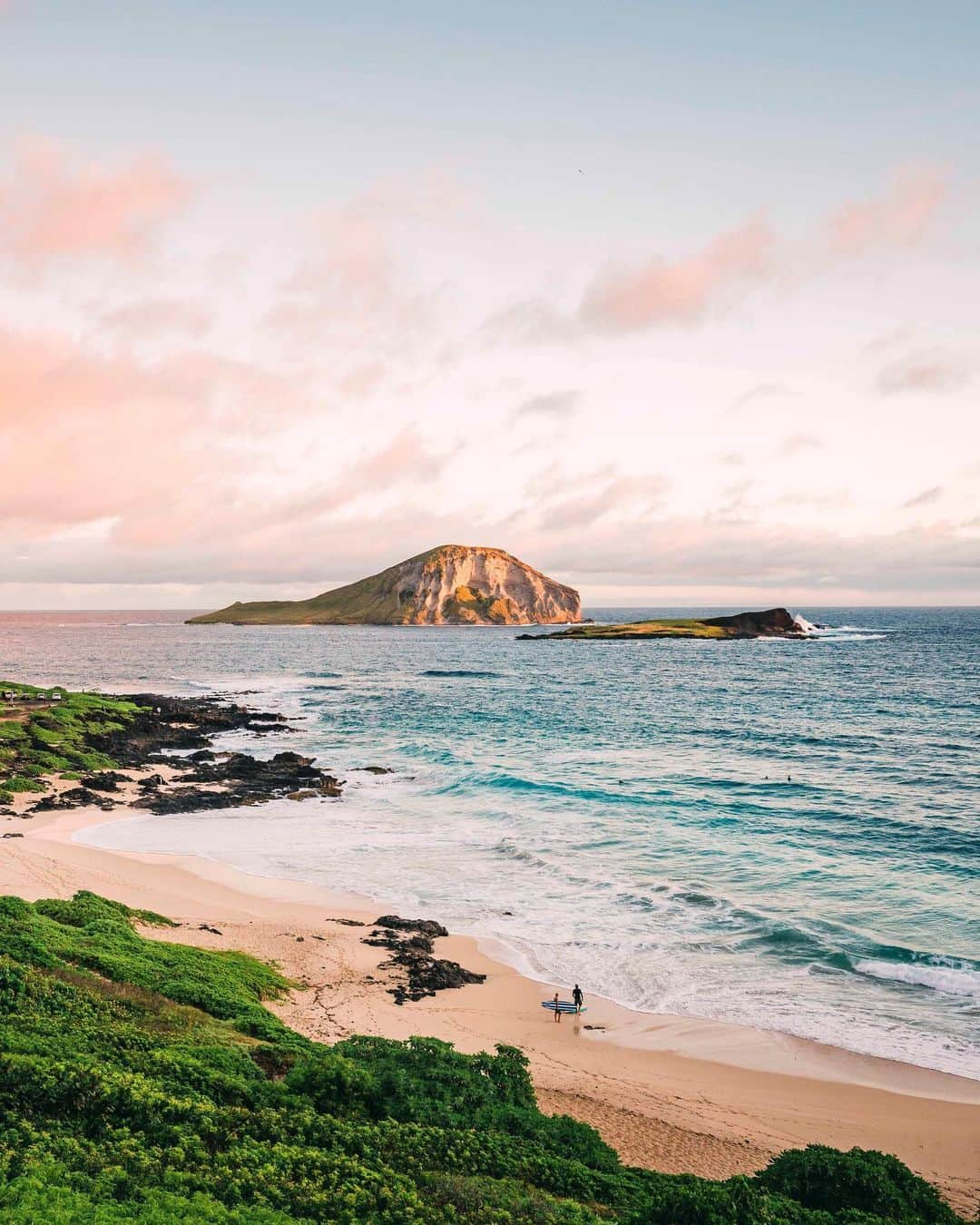 ハワイアン航空さんのインスタグラム写真 - (ハワイアン航空Instagram)「The best things in life are worth waiting for. 💜 #AHuiHou⠀ ⠀ 📷: @MMKwock⠀ 📍 East Honolulu, Oʻahu」5月15日 6時05分 - hawaiianairlines