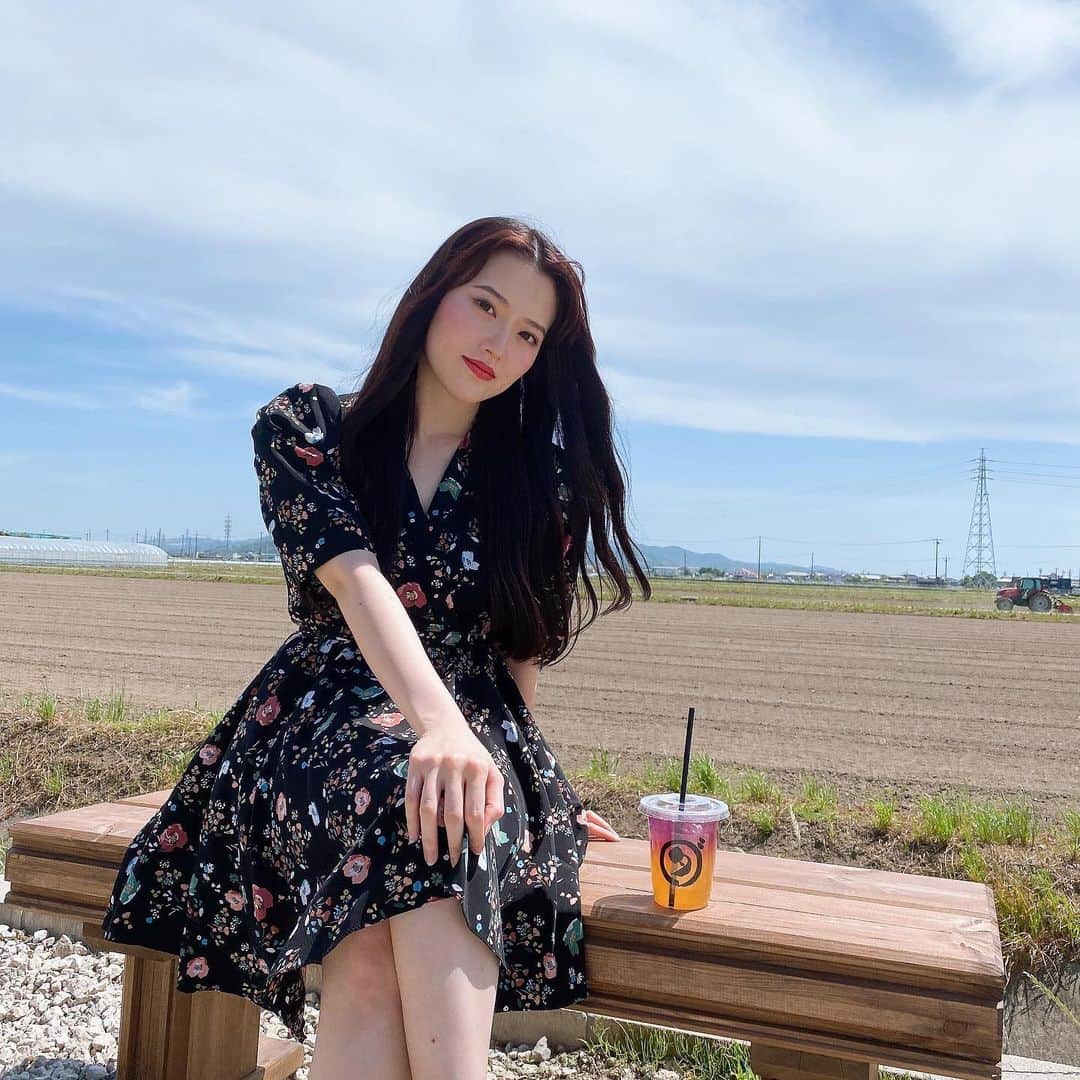 木本花音のインスタグラム：「フォルダあさってたら出てきた写真💚🍀﻿ ﻿ 早く外の空気を思いっきり吸って﻿ 楽しめる日が来ますように、、、🙏🏻﻿ ﻿ ﻿ #カフェ #ダカフェ #フルーツサンド #cafe #cafestagram #카페 #카페스타그램 #일본」