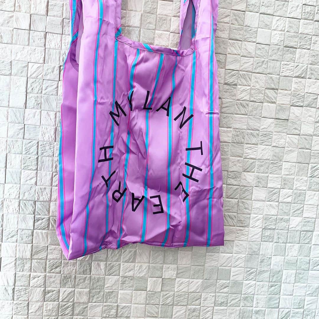 中野公美子さんのインスタグラム写真 - (中野公美子Instagram)「可愛いくて、大きめのエコバッグを探していたら見つけたー💕 マイランのエコバッグ😊 オンラインショップで購入したけど、実物も可愛いー❣️ コンパクトにまとまるよ！ こちらペットボトルのリサイクル生地で作られているんですって✨ エコだね🍀  #エコバッグ #マイラン #マイランエコバッグ」5月15日 17時08分 - kumikorion
