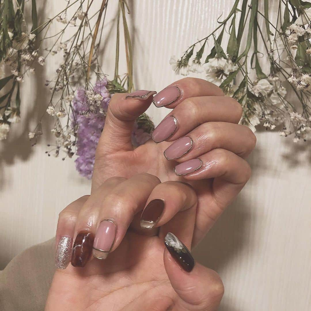 加美杏奈さんのインスタグラム写真 - (加美杏奈Instagram)「・ Nuancenail💅🏼 ・ #nail #naildesign #nuancenail #mirrornails #spring #ニュアンスネイル #ミラーネイル #2020ネイルデザイン #ハンドネイル #💅🏼」5月15日 17時30分 - anna.kami3