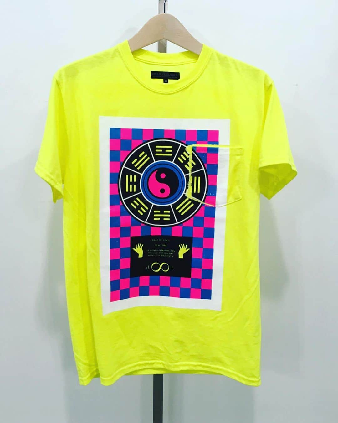 ケンゾーミナミのインスタグラム：「From 09/06/2019, images from the presentation for DEAD FEELINGS SS20 in Tokyo. “Bagua / Safety Yellow - Safety Orange” . Image 1 - 4:  Safety Yellow Version Image 5 - 9: Safety Orange Version .  2019年9月6日、DEAD FEELINGS 春夏20のプレゼンテーション用のサンプルからの画像。『BAGUA (八卦) / 蛍光イエロー & 蛍光オレンジ』。 . @nepenthes_newyork @nepenthes.official #kenzominami」