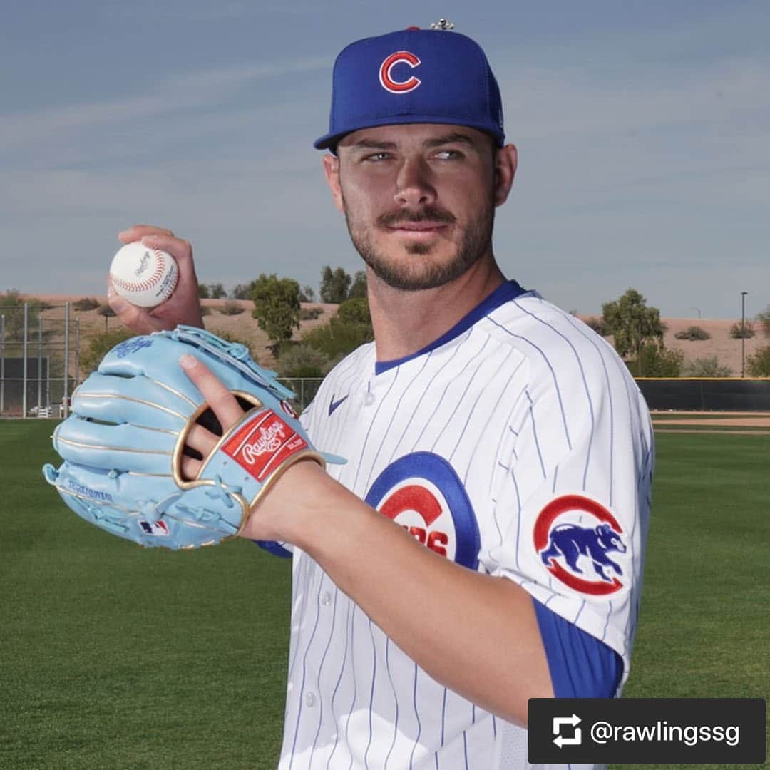 Rawlings Japanさんのインスタグラム写真 - (Rawlings JapanInstagram)「#Repost @rawlingssg with @get_repost ・・・ Our final stop on our behind-the-scenes  #RawlingsGloveDay with the @cubs features Chicago stars, Anthony Rizzo, and Kris Bryant's gamers. Rizzo was the 2016 #RawlingsPlatinumGlove winner, and Bryant was the 2016 NL MVP. 👀 at a sneak peak of these beauties before the season starts here! 🔥 . #TeamRawlings  #TheMarkOfExcellence #TheMarkOfAPro #SpringTraining @kris_bryant17 @arizz_44 @rawlings_japan_llc」5月15日 10時11分 - rawlings_japan_llc