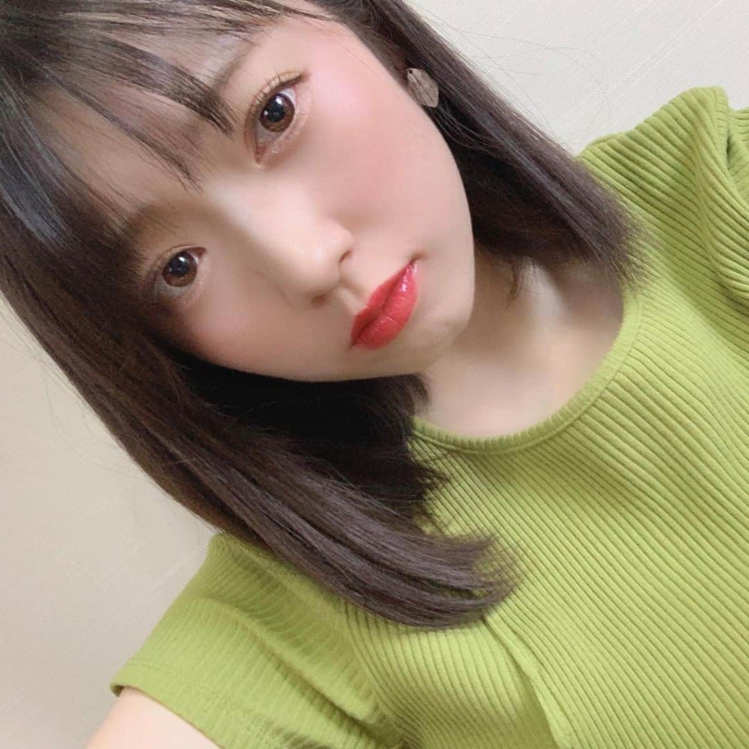 山岸理子のインスタグラム：「初投稿☺︎ 山岸理子です！ これからインスタの方もよろしくお願いします🥰  #初投稿 #㊗️ #フォローしてね #ブログもチェックしてね」