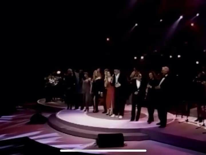 のインスタグラム：「Random YouTube find 😂 RIP Warren Wiebe. What a beautiful voice and a gentle soul. @brodyjenner @sarafos @erinfoster @jordiefoswood @davidfoster @celinedion ❤️❤️❤️ Erin looks like she has somewhere better to be and Jord knows all the words! 🙌🏼😂」