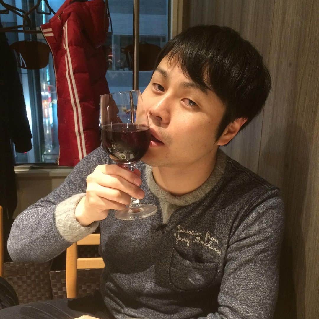 のインスタグラム：「おはようございます☀ ５月の３１日に笑われたいバカ^_^ 未来で笑われたいバカ^_^  あと１６日！！ 少しずつ緊急事態宣言が解けた場所も出てきた。 賛否はあるけど、希望の光が見えてきた。 まだまだ頑張ろう！！ #うちで過ごそう  #未来で笑おう」