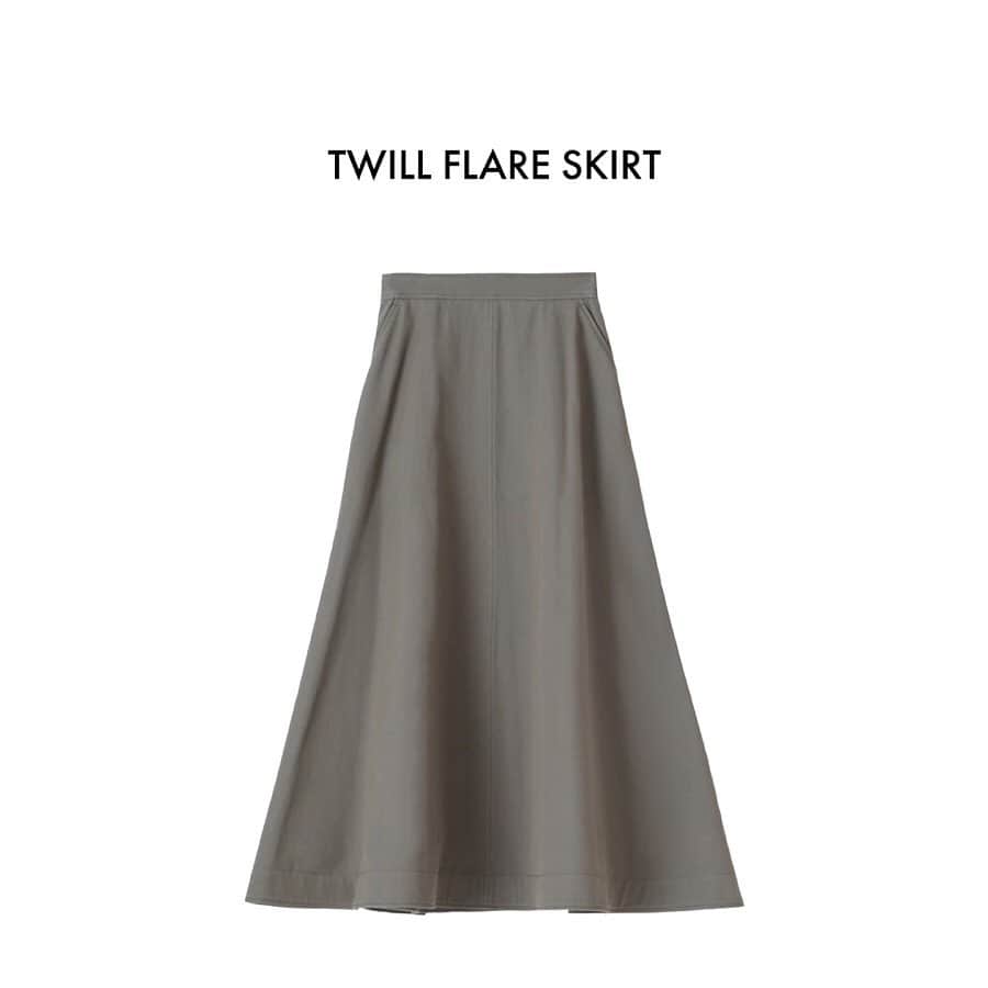 マウジーさんのインスタグラム写真 - (マウジーInstagram)「Add to collection. ・TWILL FLARE SKIRT(010DSB30-2300) 程よい厚みと柔らかいハリコシ感のあるコットンツイル素材を使用したフレアスカート。 裾に向かって綺麗に広がるAラインのシルエットが魅力的。 スタンダードなデザインで着回しやすいアイテム。 SHEL'TTER WEB STORE、MOUSSY店舗にて発売中。 #MOUSSY」5月15日 12時24分 - moussyofficial