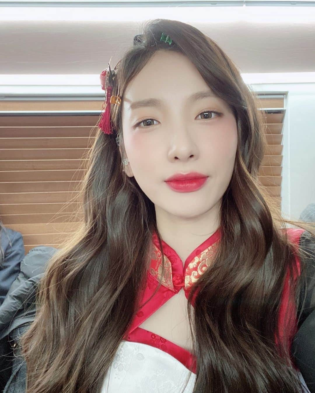 キム・ジスクさんのインスタグラム写真 - (キム・ジスクInstagram)「훗🤔 . #무천」5月15日 12時50分 - jisook718