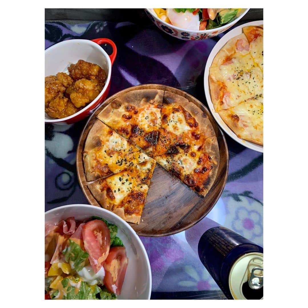 小林由佳さんのインスタグラム写真 - (小林由佳Instagram)「▷イタリアン ▷PIZZA party ▷甘辛唐揚げ ▷シーザーサラダ  #YKitchen」5月15日 13時37分 - yuca_tan