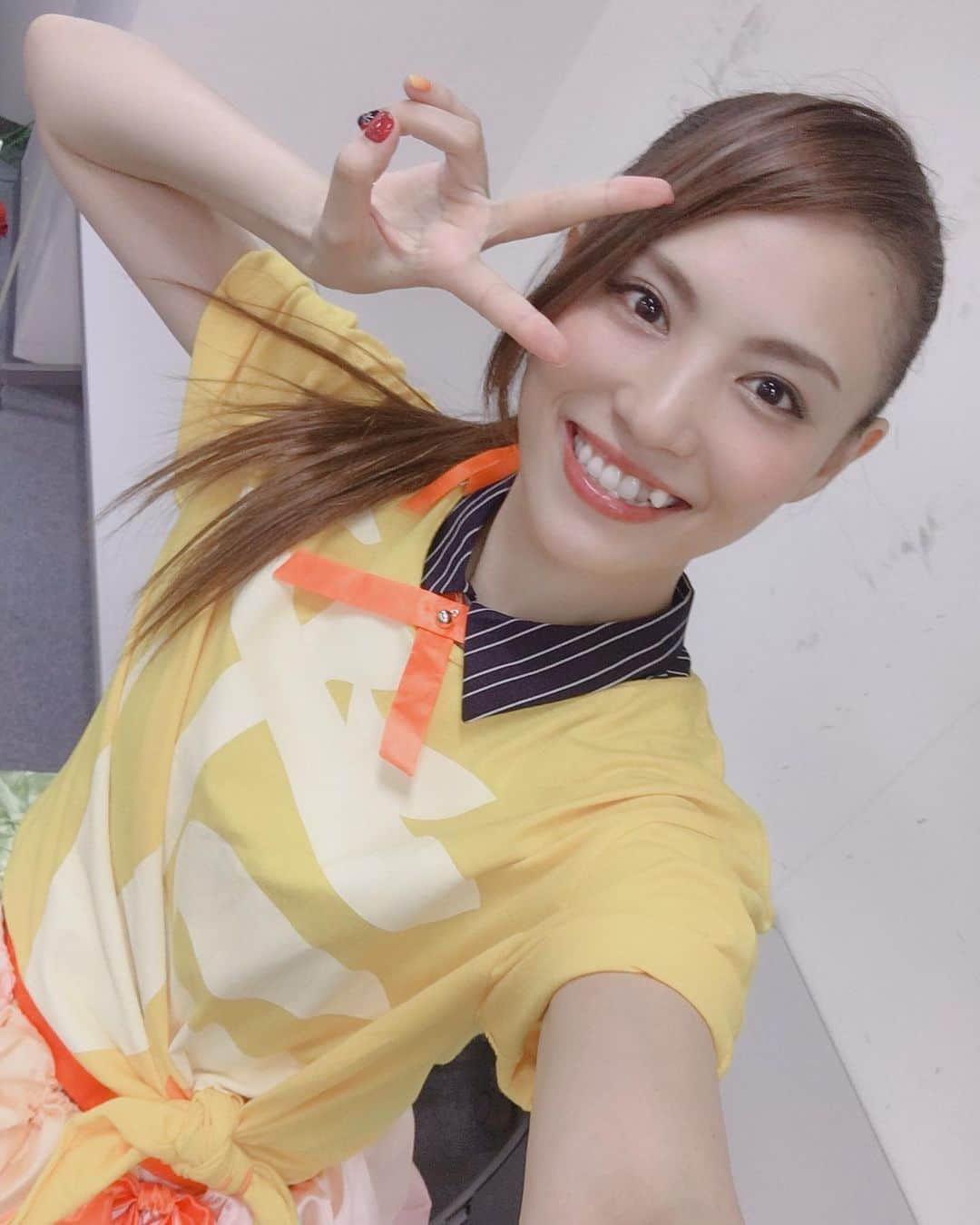 田野アサミさんのインスタグラム写真 - (田野アサミInstagram)「🧡🧡🧟‍♀️.﻿ 5月15日﻿ GoーーーいっGoーーー！！！（5月15日）の日。﻿ Happy Birth Day Saki Nikaido♡.﻿ ZombielandSAGA.﻿ お誕生日おめでとうサキ。﻿ ﻿ 二階堂サキという熱さに私は惚れ惚れしていて、君に逢えて私は強くなれました。﻿ こんな自分見せていいんだ、と背中を押されました。﻿ ありがとう❤️大好きだよ。﻿ そのカッコイイ背中に死ぬ気で死が身（しがみ）ついていきます。﻿ ガンガン周りを圧倒させる存在でいて下さい。﻿ カッコイイを愛で表現する存在でいて下さい。﻿ 燃え尽きる事なくありったけの愛を皆に注いで下さい。﻿ ﻿ 私の憧れで、皆の特攻隊長です。﻿ ﻿ 素敵なお誕生日にしてねサキ！！﻿ そこんとこ夜露死苦ーーーーーーーーーーーーーー📣🔥🧡.﻿ #田野アサミ#asamitano#二階堂サキ#お誕生日#zombielandsaga#sakinikaido﻿ P.s🧟‍♀️サキにお誕生日コメント書いてあげてね、責任をもって私が彼女に夜露死苦してきます🧡💌笑！」5月15日 13時44分 - tano_asami