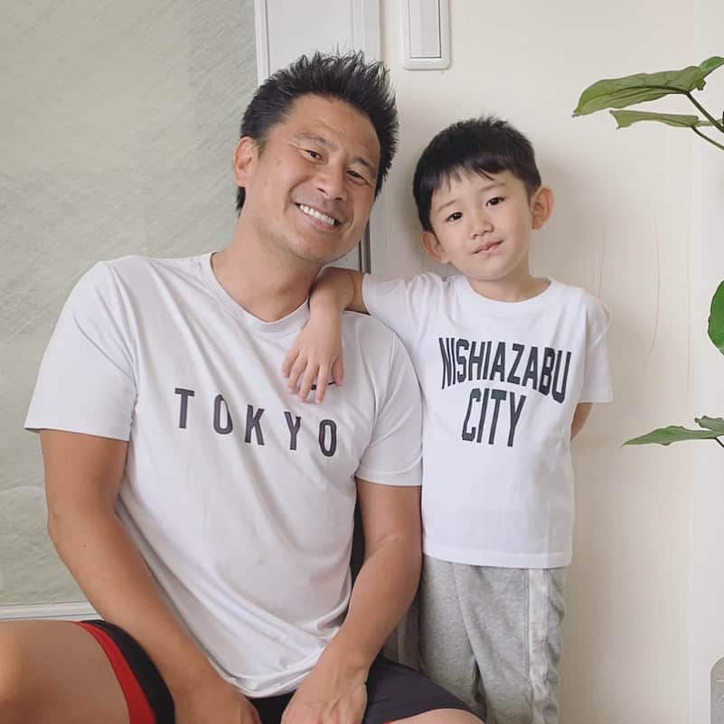 小堀ケネスのインスタグラム：「Tokyo Bad Boys!🤣 僕の大親友。😊 #notdrunk #littledean #daddy #tokyo #nishiazabu #badboysforlife  @mariakamiyama @citybungalow」