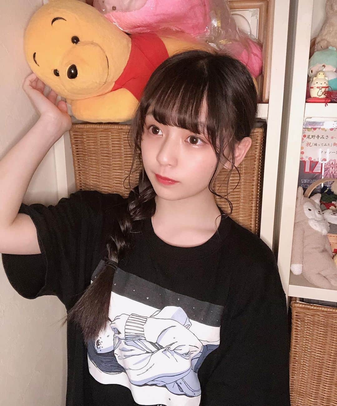 尾野寺みさのインスタグラム：「﻿ ﻿ 編み方変えてみた﻿ ﻿ ﻿ #三つ編み #ヘアアレンジ　#ロング﻿ #おうち時間」
