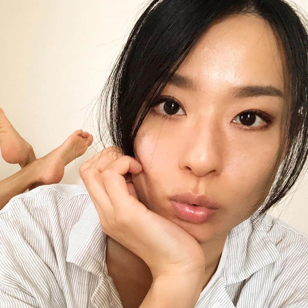 西山由のインスタグラム：「« Rester à la maison »」