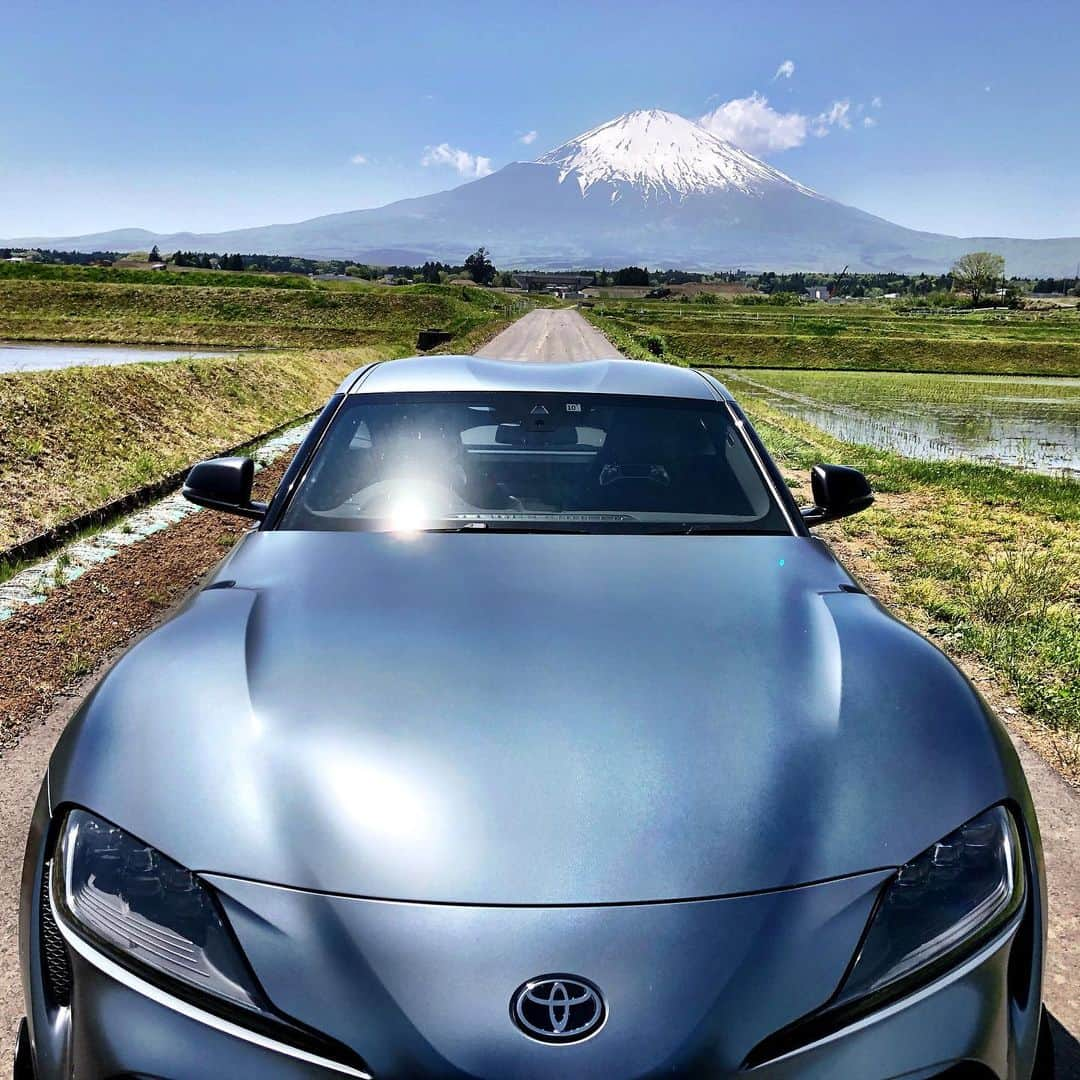 脇阪寿一さんのインスタグラム写真 - (脇阪寿一Instagram)「GRスープラと富士山 ええ天気  #grsupra #mtfuji #toyota」5月15日 15時51分 - juichiwakisaka