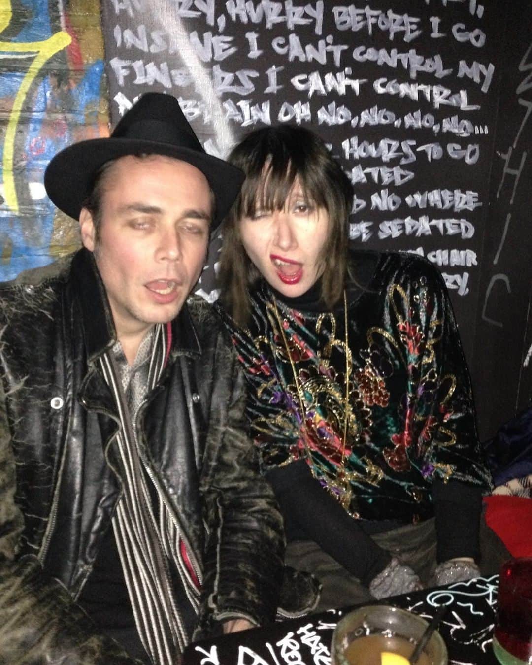 Karen Oさんのインスタグラム写真 - (Karen OInstagram)「Happy Birthday Barnaby❤️‼️ there’s no one I’d rather share this rickety Cyclone of life than with you my darling, ain’t that the truth💥💥 #barneyclay #princeamongmen」5月15日 16時02分 - ko