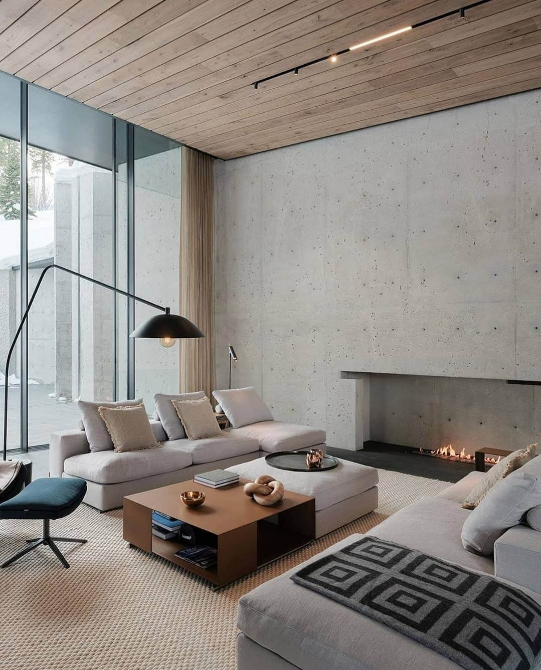 Petraさんのインスタグラム写真 - (PetraInstagram)「| Lookout House Design by Faulkner Architects | @faulknerarchitects Location: #California #USA | Follow Us: 📩 @zabihi_architect @mega_architecture @petra_design_co | The building site had a significant influence on the design for this house. Layered with intense geologic history at the base of a three-million-year-old volcano, the site is a north-facing 20-degree slope with equal parts refuge and prospect at 6,300 feet above mean sea level. Consisting of volcanic sediment from ancient flows and strewn with boulders up to 15 feet in diameter, the site is in an open stand of second-growth Jeffrey Pine and White Fir trees. The vertical, plumb lines of the tree trunks, stripped bare from years of deep snow fall, reach for the light. Standing upright at an angle to the slope, they provide a constant reference to the perpendicular horizon in the distance. The harsh winters leave the ground sparse yet partially covered with a mat of pine needles and cones. Large waist-high clusters of manzanita group together and climb the slope in an organic, opportunistic pattern.⁣ | #petra_design #architecture #architect #design #interior #render #house #home #villa #nature #environment #landscape #tree #glass #facade #minimalistic #modern #luxury #elegant #history #slope」5月15日 16時07分 - petra_design_co