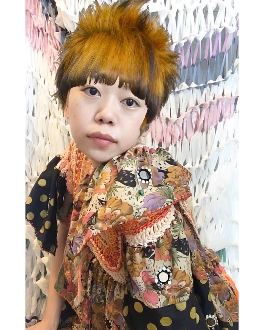 蓮沼千紘さんのインスタグラム写真 - (蓮沼千紘Instagram)「PERSONAS by Tomihiro Kono. . . @tomikono_wig  Transformation is Beautiful. . . とみさんの作品をストーリーのフィルターで私の作品と共に本気で実装、ポートレートを撮りました。 .  ヘアデザインの違いにより変わる表情。 作品集を見ても思ったのですが、 憑依する感じ。 ぜひ皆様もトランスフォーメーションしてみてください。 新たな発見があると思います。  私も改めて自分の作品を纏い思うことがたくさんありました。  #tomihirokono  #PERSONAS111 #fancywig #hairdesign #artwork #handwork #knit #handknit  #aneddy #stayhome #selfshooting」5月15日 16時13分 - knitchihiro