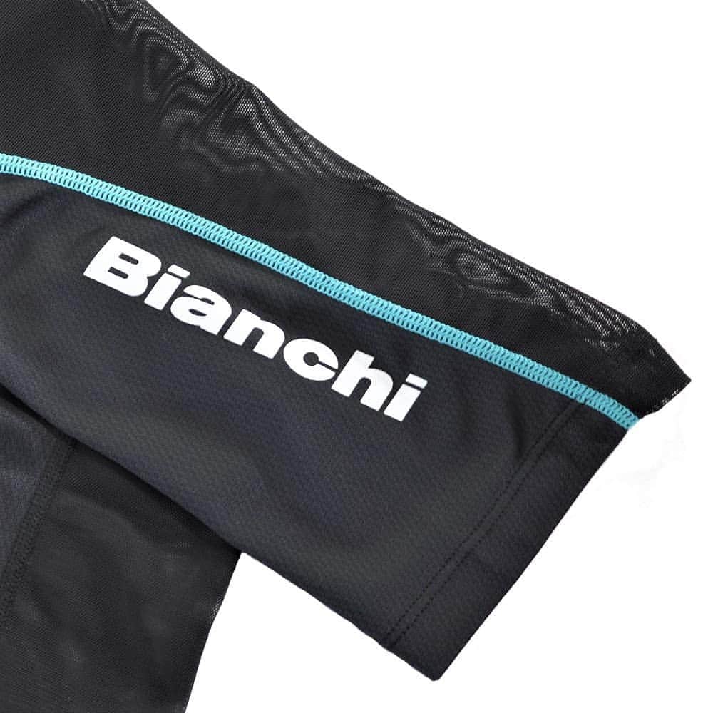 ビアンキJAPANさんのインスタグラム写真 - (ビアンキJAPANInstagram)「Bianchi Sport 2020 SPRING / SUMMER イチオシ商品！ 『メッシュサイクルジャージ』がビアンキオンラインストアにて販売中です。  軽い着心地で伸縮性もあり、夏の汗ばむような季節のサイクリングに活躍すること間違いなしの1枚！  19SSでも人気があり、早期完売してしまったサイクルジャージの2020Verです  https://www.bianchi-estore.jp/item/detail.cgi?itemCd=001_0557_003_1  #bianchijapan #bianchi」5月15日 16時22分 - bianchijapan