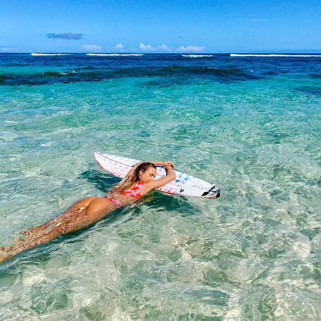 アラナ・ブランチャードのインスタグラム：「Nap time😴」