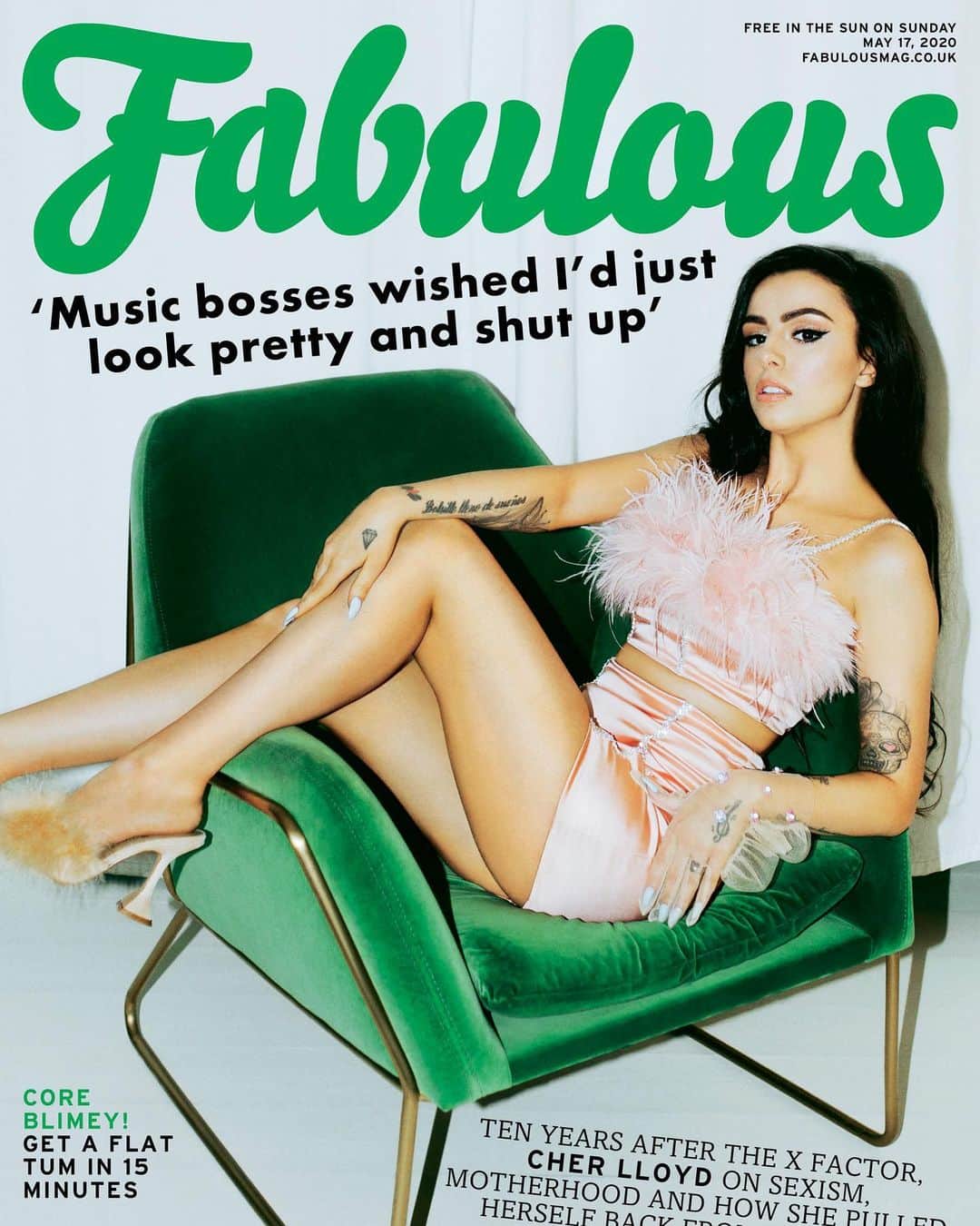 シェール・ロイドのインスタグラム：「Thanks for the lovely chat and for having me on the cover @fabulousmag 💜OUT SUNDAY💜」