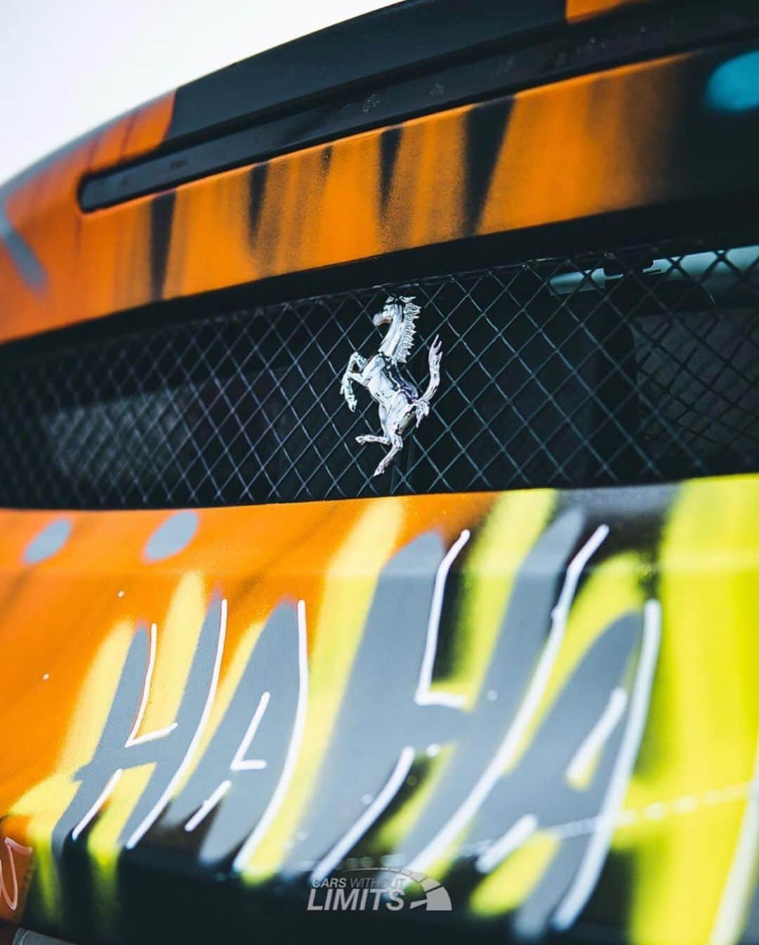 CarsWithoutLimitsさんのインスタグラム写真 - (CarsWithoutLimitsInstagram)「Taking creativity to the next level 🦄 Owner @amirsoura  Artist @diogosnow / @artbydsnow  Photo @maxparkesphoto  #carswithoutlimits #ferrari #f430」5月16日 2時25分 - carswithoutlimits