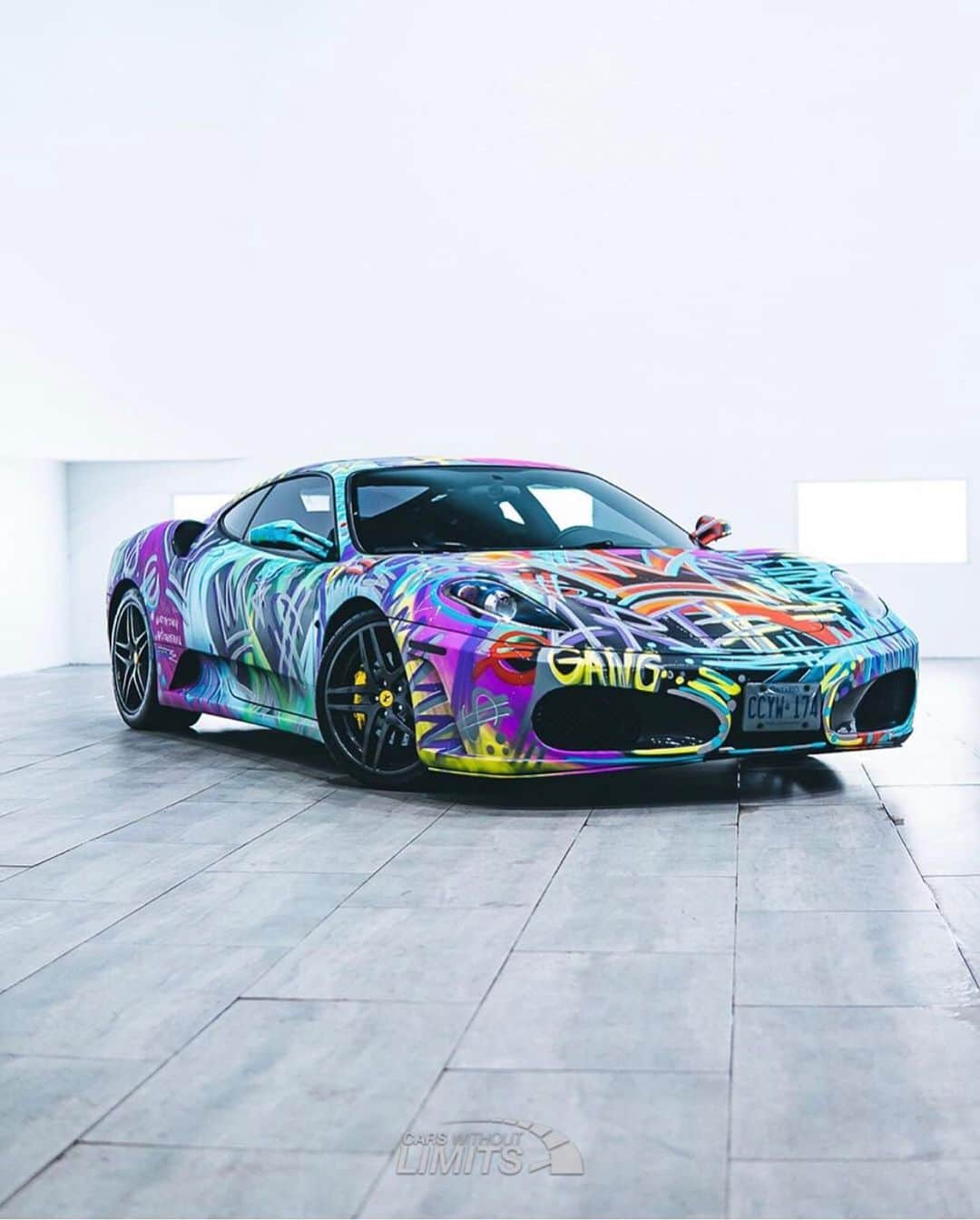CarsWithoutLimitsさんのインスタグラム写真 - (CarsWithoutLimitsInstagram)「Taking creativity to the next level 🦄 Owner @amirsoura  Artist @diogosnow / @artbydsnow  Photo @maxparkesphoto  #carswithoutlimits #ferrari #f430」5月16日 2時25分 - carswithoutlimits