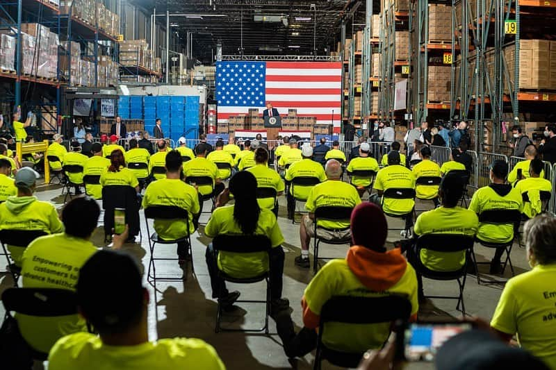 ドナルド・トランプさんのインスタグラム写真 - (ドナルド・トランプInstagram)「Remarks by President Trump at Owens & Minor, Inc. Distribution Center in Allentown, Pennsylvania: https://www.whitehouse.gov/briefings-statements/remarks-president-trump-owens-minor-inc-distribution-center-allentown-pa/」5月16日 2時29分 - realdonaldtrump