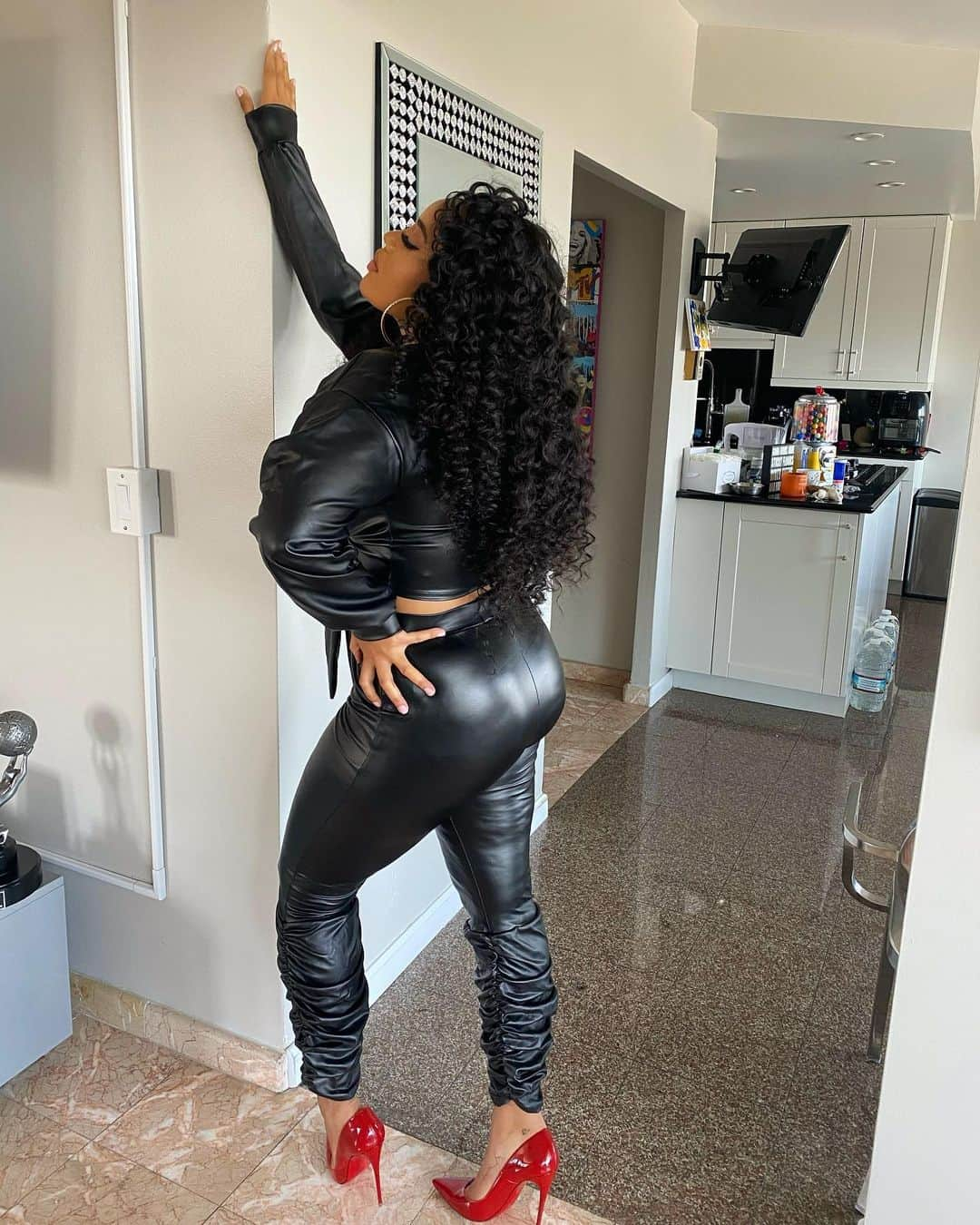 Angela Simmonsさんのインスタグラム写真 - (Angela SimmonsInstagram)「In the house with it 🥰 @fashionnova FashionNovaPartner」5月16日 2時44分 - angelasimmons