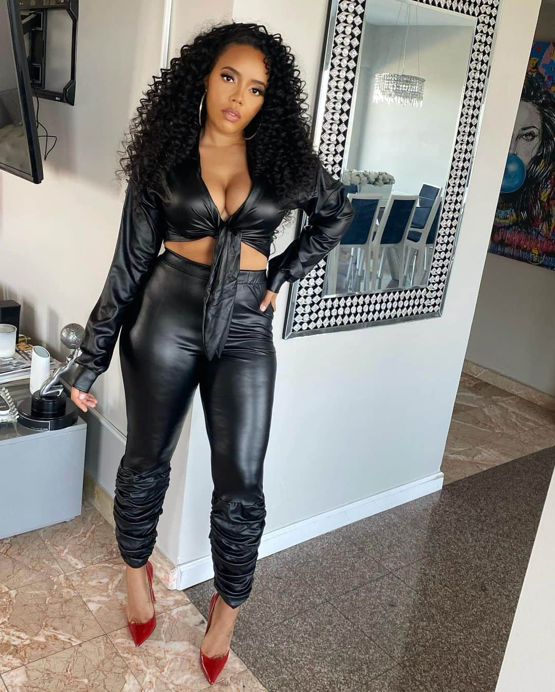 Angela Simmonsさんのインスタグラム写真 - (Angela SimmonsInstagram)「In the house with it 🥰 @fashionnova FashionNovaPartner」5月16日 2時44分 - angelasimmons