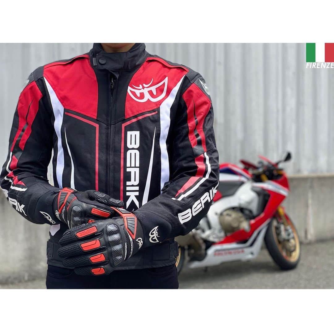 berikのインスタグラム：「Product code:NJ-193319-BK Color:BLACK/RED/GREY Size:48/50/52/54/56/58 #berik #daineze #alpinstars #italy #motorcycle #motogp #biker #nylon jacket #textile #ベリック #バイク #ナイロンジャケット #テキスタイル」