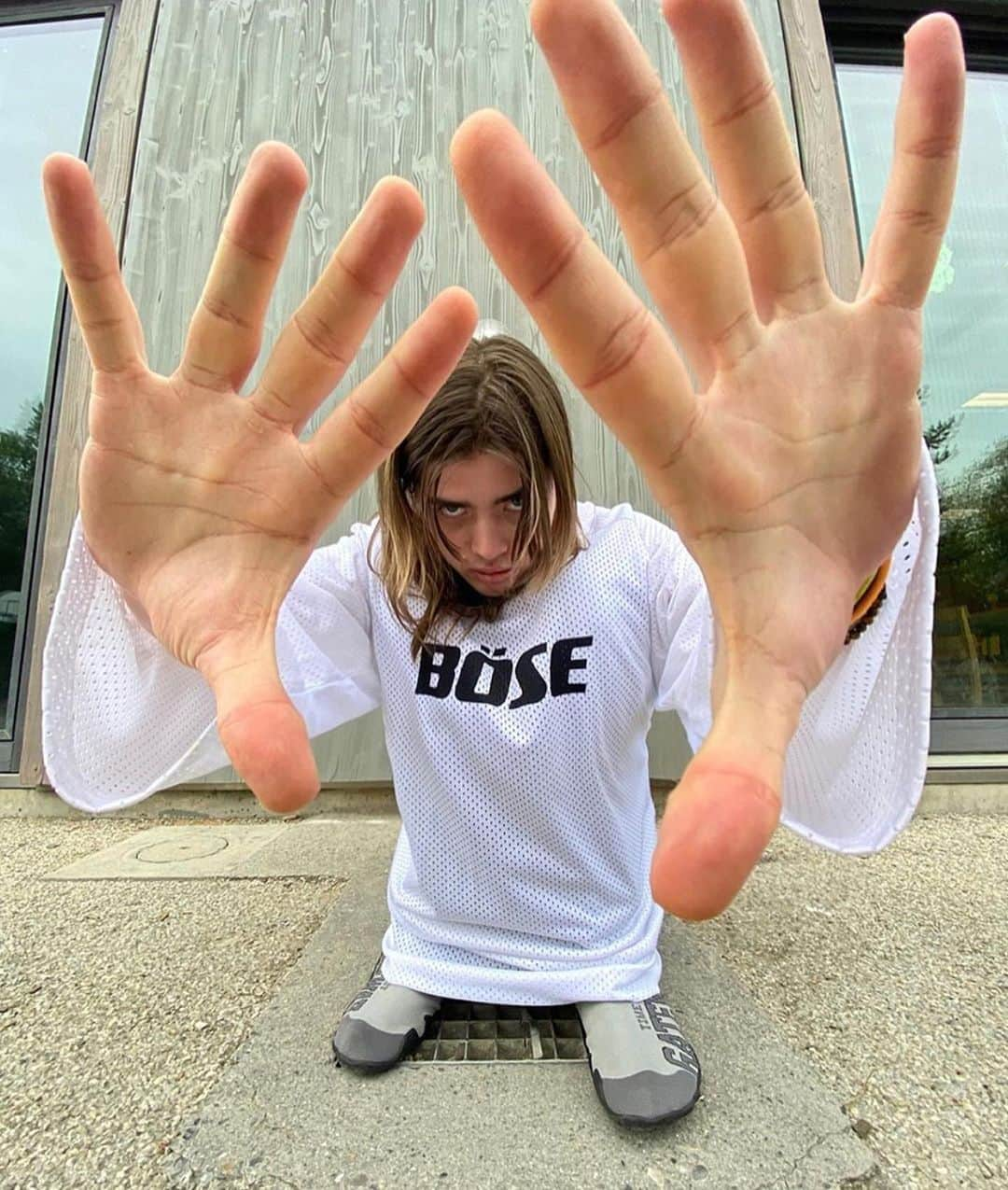 ヴェトモンさんのインスタグラム写真 - (ヴェトモンInstagram)「VETEMENTS BÖSE HOCKEY JERSEY & MORE www.thewebster.us @thewebsterman PIC: @chichicharito」5月15日 18時48分 - vetements_official