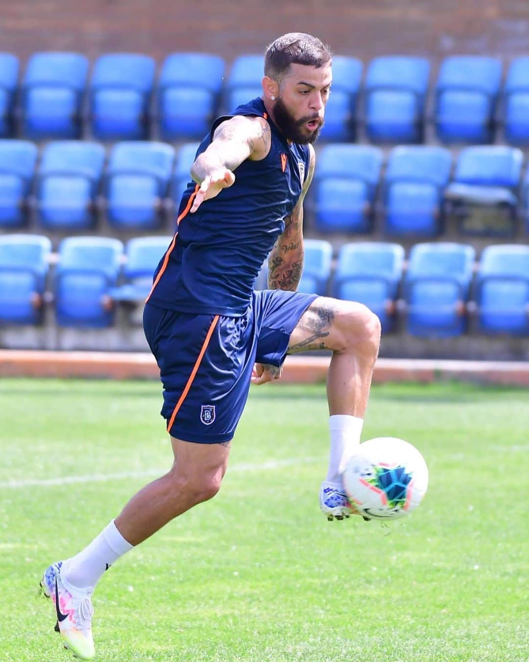 ジュニオール・カイサラさんのインスタグラム写真 - (ジュニオール・カイサラInstagram)「Obrigado Deus 🙏🏼 por mais uma semana concluída com sucesso. @ibfk2014 #hardwork #picoftheday #turkey🇹🇷 @ookankaradag 📸😘」5月15日 18時56分 - juniorcaicara