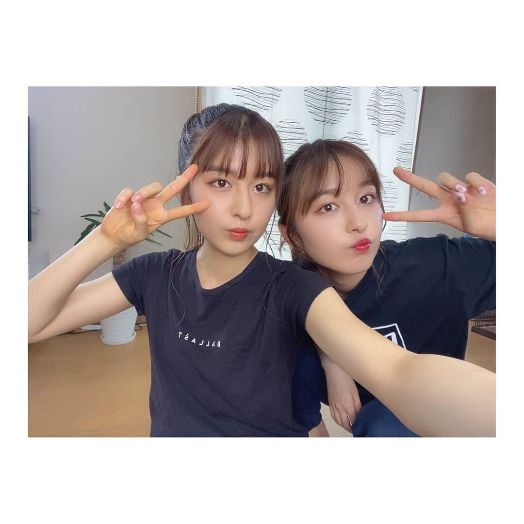 りかりこさんのインスタグラム写真 - (りかりこInstagram)「. 【美Body week】 今日の動画は りかりこが1週間で痩せた 6分で出来る筋トレ方法です🔥 りかりこも頑張るので 一緒に頑張りましょう！ YouTubeで見れます〜 #りかりこ #筋トレ #宅トレ #お腹痩せ #腹筋 #instalike #twins」5月15日 19時06分 - rikariko_official