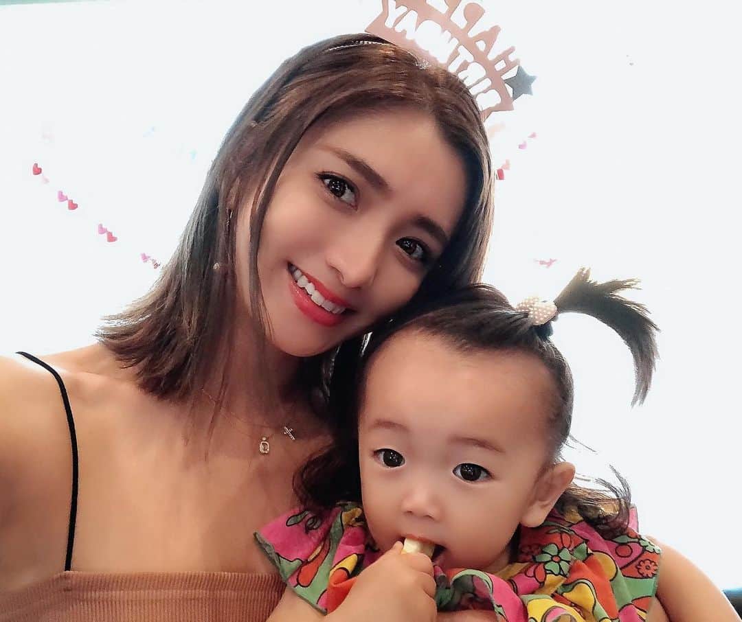 谷口紗耶香のインスタグラム：「happy  1st  birthday ♥️NOA♥️ ・ え？この前新生児だったのに もう、１歳。😂😂😂😂 早すぎるって。😭」