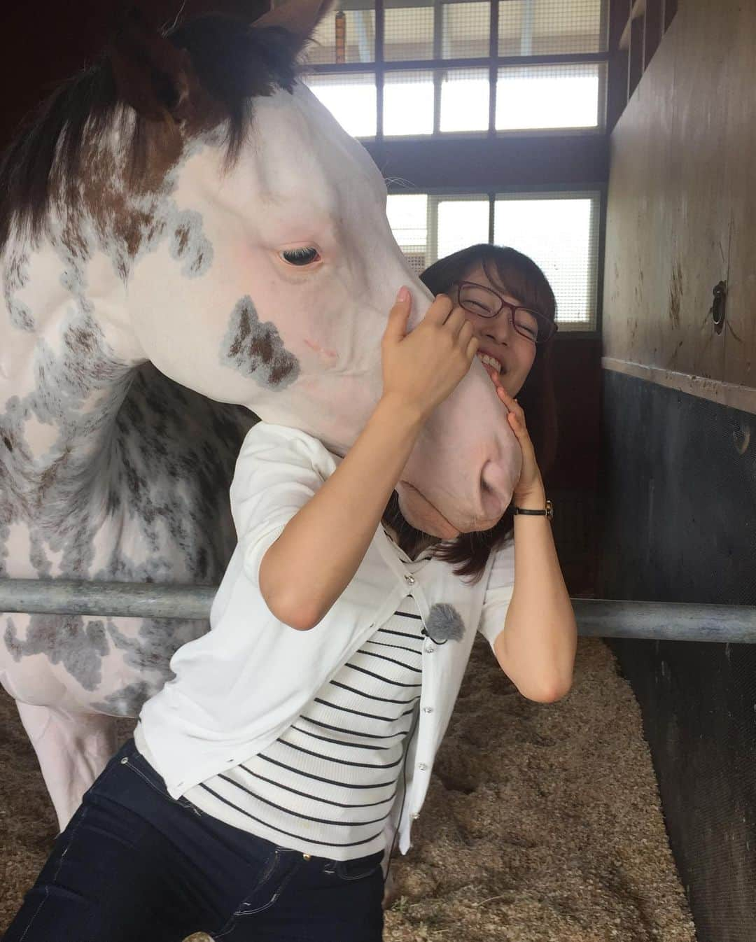 鷲見玲奈さんのインスタグラム写真 - (鷲見玲奈Instagram)「. 競馬好きの方は全部名前分かりますかね？😎 . 今週末はGIヴィクトリアマイル🏇 . . 以前から要望を頂いていたこともあり、今回インスタライブでみなさんと予想大会をしようと思います😌 . 土曜夜21時頃に配信予定です。 全く自信はありませんが、競馬新聞買ってスタンバイしておきます✨ . みなさんの買い目や注目馬も教えて下さいね😊 . . . #競馬 #競馬予想 #ヴィクトリアマイル #インスタライブ」5月15日 19時09分 - sumi__reina