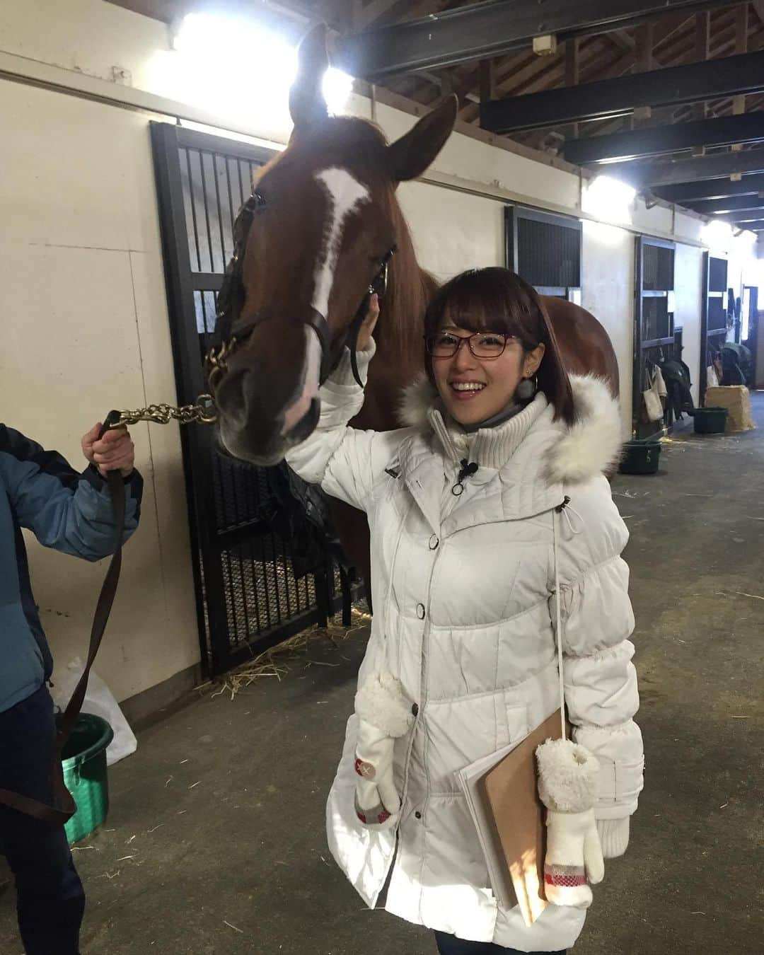 鷲見玲奈さんのインスタグラム写真 - (鷲見玲奈Instagram)「. 競馬好きの方は全部名前分かりますかね？😎 . 今週末はGIヴィクトリアマイル🏇 . . 以前から要望を頂いていたこともあり、今回インスタライブでみなさんと予想大会をしようと思います😌 . 土曜夜21時頃に配信予定です。 全く自信はありませんが、競馬新聞買ってスタンバイしておきます✨ . みなさんの買い目や注目馬も教えて下さいね😊 . . . #競馬 #競馬予想 #ヴィクトリアマイル #インスタライブ」5月15日 19時09分 - sumi__reina