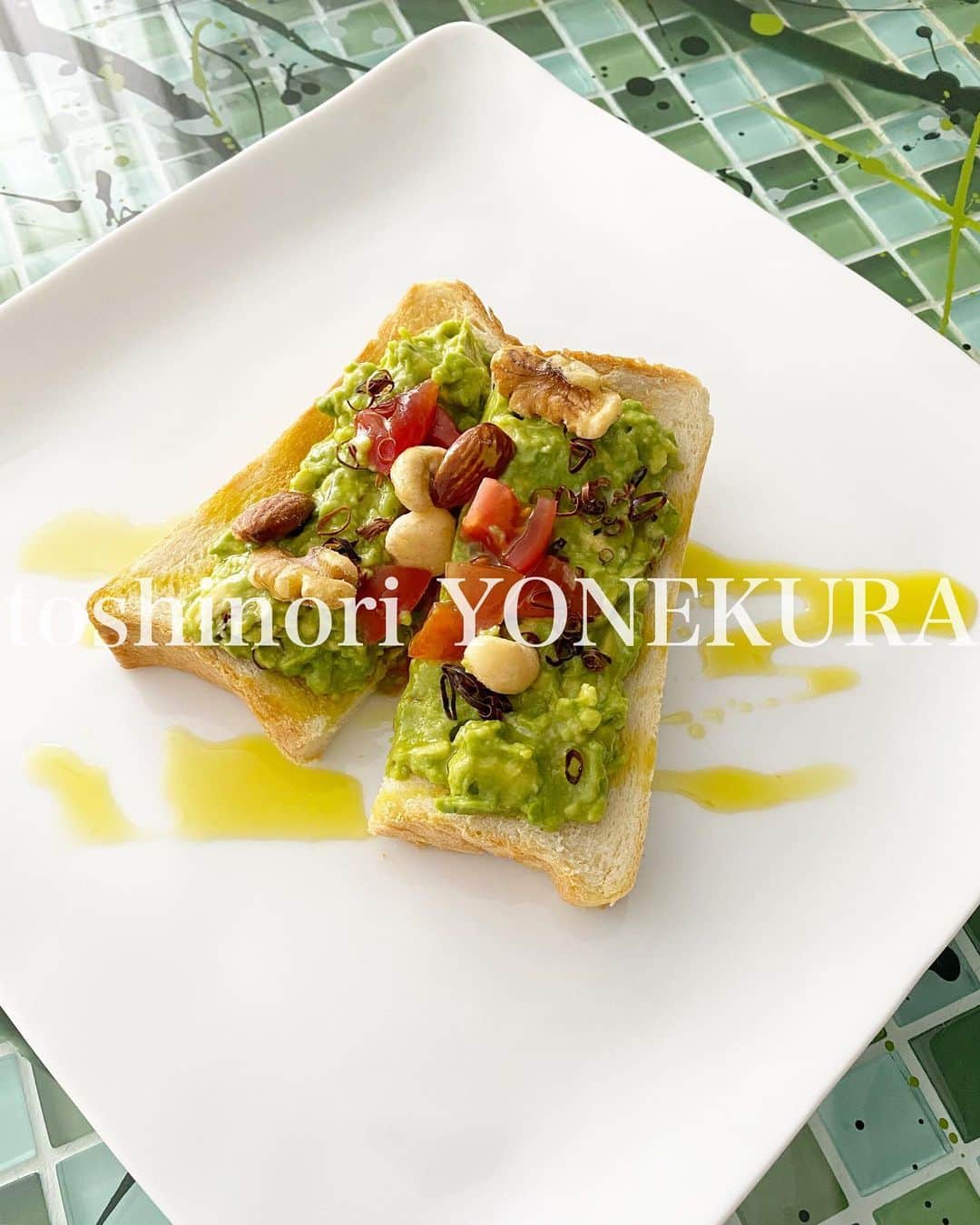 米倉利紀さんのインスタグラム写真 - (米倉利紀Instagram)「avocado toast」5月15日 19時24分 - toshi_yonekura