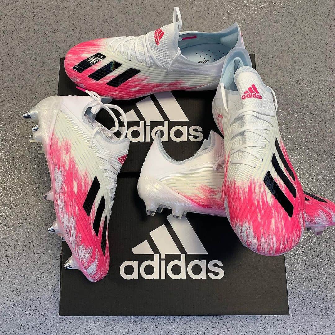ムスタファ・アミニのインスタグラム：「Thank you Adidas 😍🔥👟⚽️ #adidas #football #hometeam」