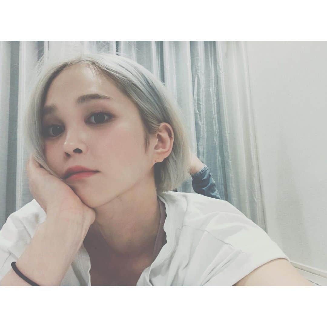 横地尚子さんのインスタグラム写真 - (横地尚子Instagram)「本日は化粧したので女として許して頂けますでしょうか？あ、もう落とします🤤」5月15日 20時10分 - yocochiin