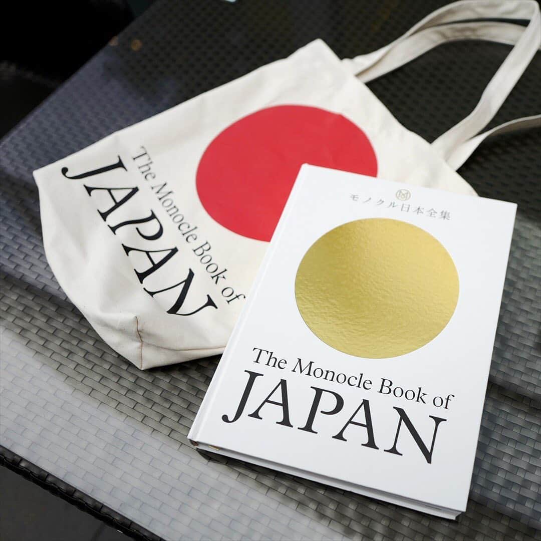 代官山 蔦屋書店　DAIKANYAMA T-SITEさんのインスタグラム写真 - (代官山 蔦屋書店　DAIKANYAMA T-SITEInstagram)「【The Monocle Book of JAPAN】  Monocle史上初の国をテーマにした待望のハードカバーブック『The Monocle Book of JAPAN』﻿ ﻿ 都市やデザイン、クラフトや文化などあらゆる視点から日本を紐解き、日本が世界を魅了し続ける秘密がぎっしり詰まった一冊になっています。﻿ ﻿ 日本人にとっても当たり前の日常の風景が真新しく感じられます。﻿ ﻿ This book is the culmination of years of reporting across the country by monocle and it delivers a unique insight into the people, places and products that define Japan.﻿ ﻿ ＊＊＊＊＊＊＊＊＊＊﻿ ﻿ ↓オンラインストアにて販売中↓﻿ ﻿ The Monocle Book of JAPAN﻿ ¥8,789-﻿ ﻿ The Monocle Book of JAPAN & Tote Bag﻿ ¥11,539- ﻿ ﻿ ＊＊＊＊＊＊＊＊＊＊ #monoclemagazine #daikanyamatsutaya #tsutaya #monocleshop #monocletravel #book #japanbook #モノクル #モノクルショップ #代官山蔦屋書店 #蔦屋書店 #tsite」5月15日 20時20分 - daikanyama.tsutaya
