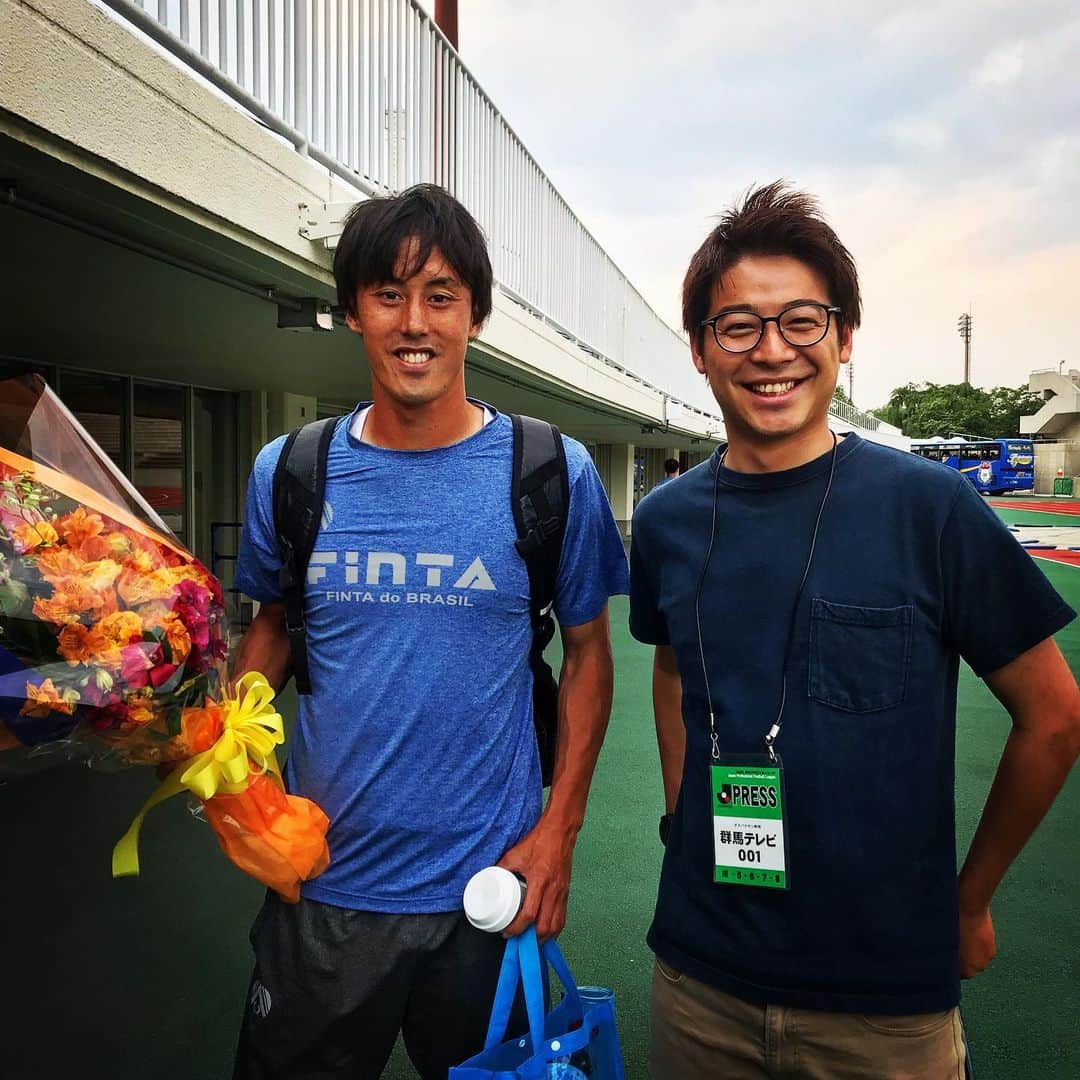 小松正英さんのインスタグラム写真 - (小松正英Instagram)「⚽️Jリーグ27周年✨  1993年5月15日に開幕したJリーグ。 私が3歳の時に開幕して27年。  現役時代はこの舞台を目指して毎日ボールを追いかけてました。  これまでに様々なJリーガーにも会いました。 仕事でもプライベートでも、感じるワクワク感は、子供の頃から変わりません。  自分を作り上げてくれたサッカーへ、これから更にアナウンサーという立場から恩返し出来るように・・・ . . . #Jリーグ #Jリーグの日 #27周年 #1993年 #サッカーのある日常を取り戻そう . . ① #横浜マリノス #木村和司 さん  #ヴェルディ川崎 #ラモス瑠偉 さん ② #FC東京 #長谷川健太 監督 ③ #コンサドーレ札幌 #鈴木武蔵 選手 ④ #レノファ山口 #高宇洋 選手 ⑤ #松下裕樹 選手 ⑥ #ザスパクサツ群馬 #青木翔大 選手 ⑦ #徳島ヴォルティス #鈴木徳真 選手 ⑧ #モンテディオ山形 #渡邊凌磨 選手 ⑨ #ベガルタ仙台 #田中渉 選手  #湘南ベルマーレ ➡︎ スイス #若月大和 選手 ⑩ #アルビレックス新潟 #秋山裕紀 選手  #松本山雅FC #榎本樹 選手」5月15日 20時44分 - masa_fb.ank